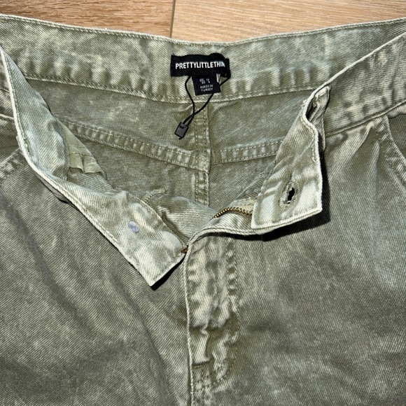 NWOT PrettyLittleThing Olive Green Seam Detail Panel Straight/Wide Leg Jean, 8 - Picture 10 of 10